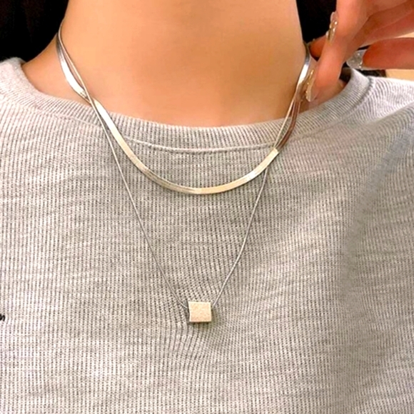 Jewelry - NEW Sleek Layered Snake Chain Necklace with Square Pendant